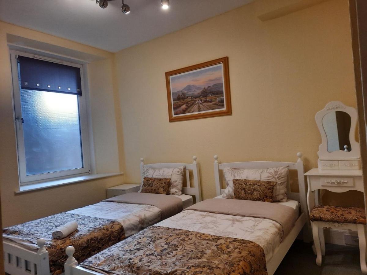 Cozy Central Apartment อินเวอร์เนส ภายนอก รูปภาพ